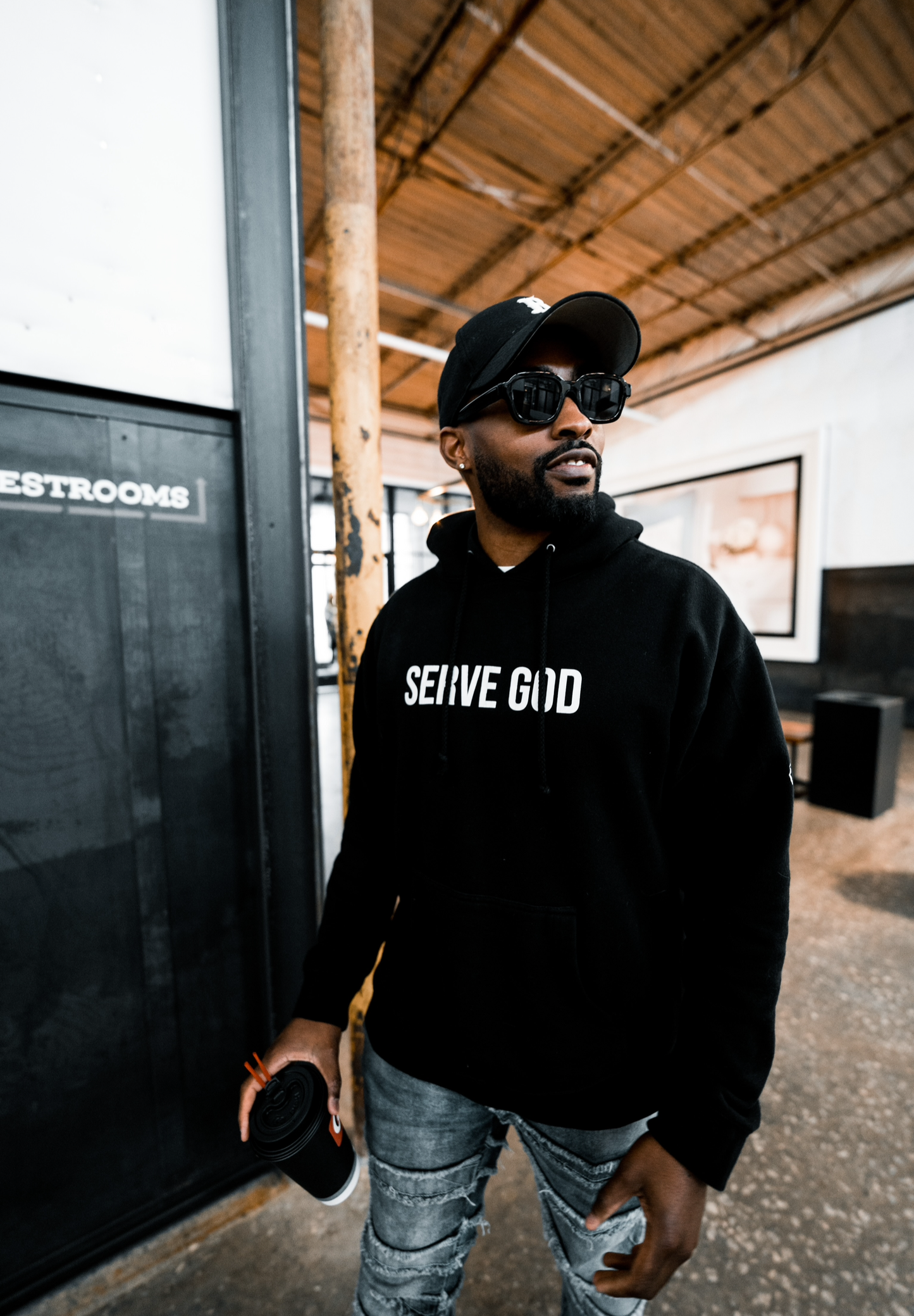 SERVE GOD HOODIE - BLACK